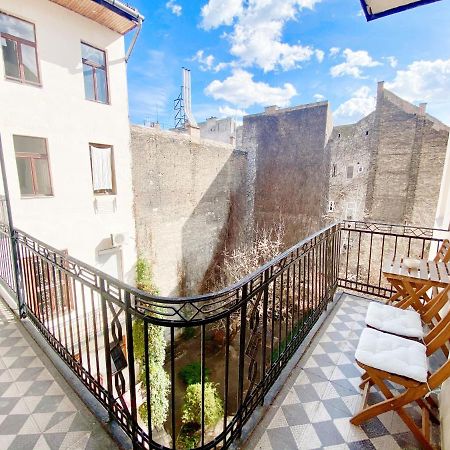 Luxury Apartment In The Centre Ac Parking Garden Budapest Exteriör bild