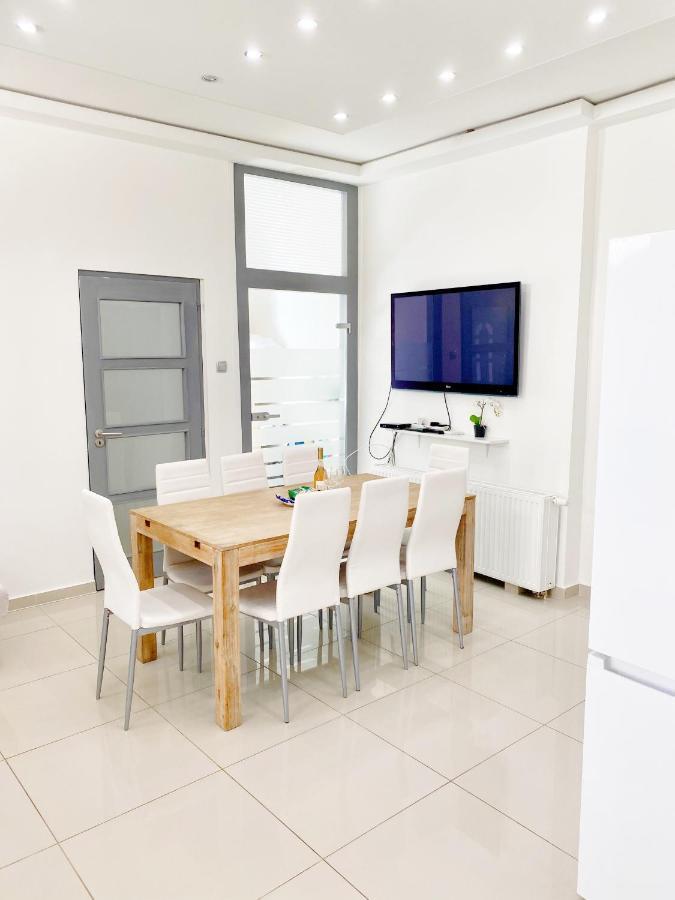 Luxury Apartment In The Centre Ac Parking Garden Budapest Exteriör bild