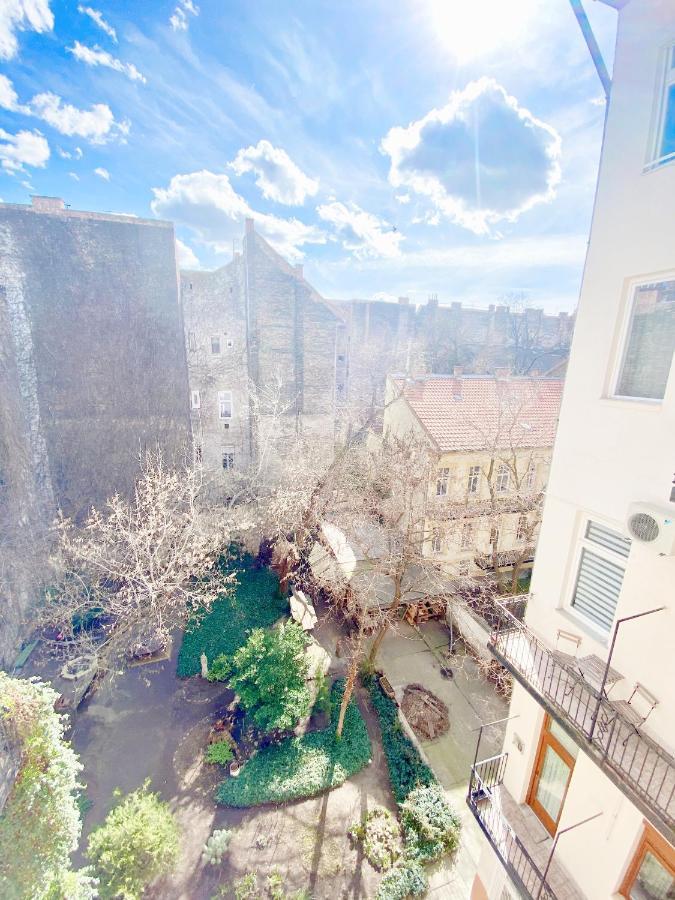 Luxury Apartment In The Centre Ac Parking Garden Budapest Exteriör bild