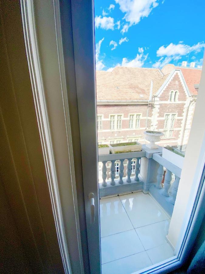 Luxury Apartment In The Centre Ac Parking Garden Budapest Exteriör bild